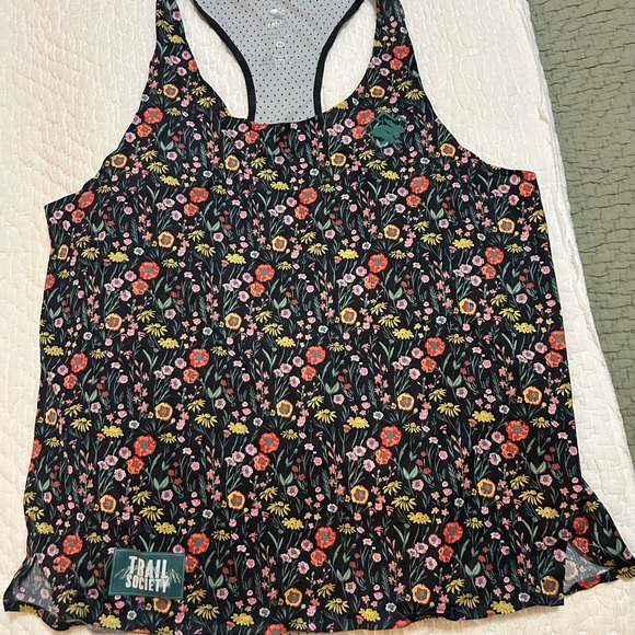 Run Rabbit - Floral Patterned Tank Top - Medium - Picture 8 of 10